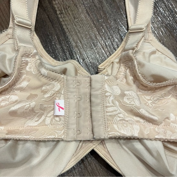 Wacoal Bra Women's 42DDD Cream Awareness Underwire Full Coverage - Picture 5 of 8